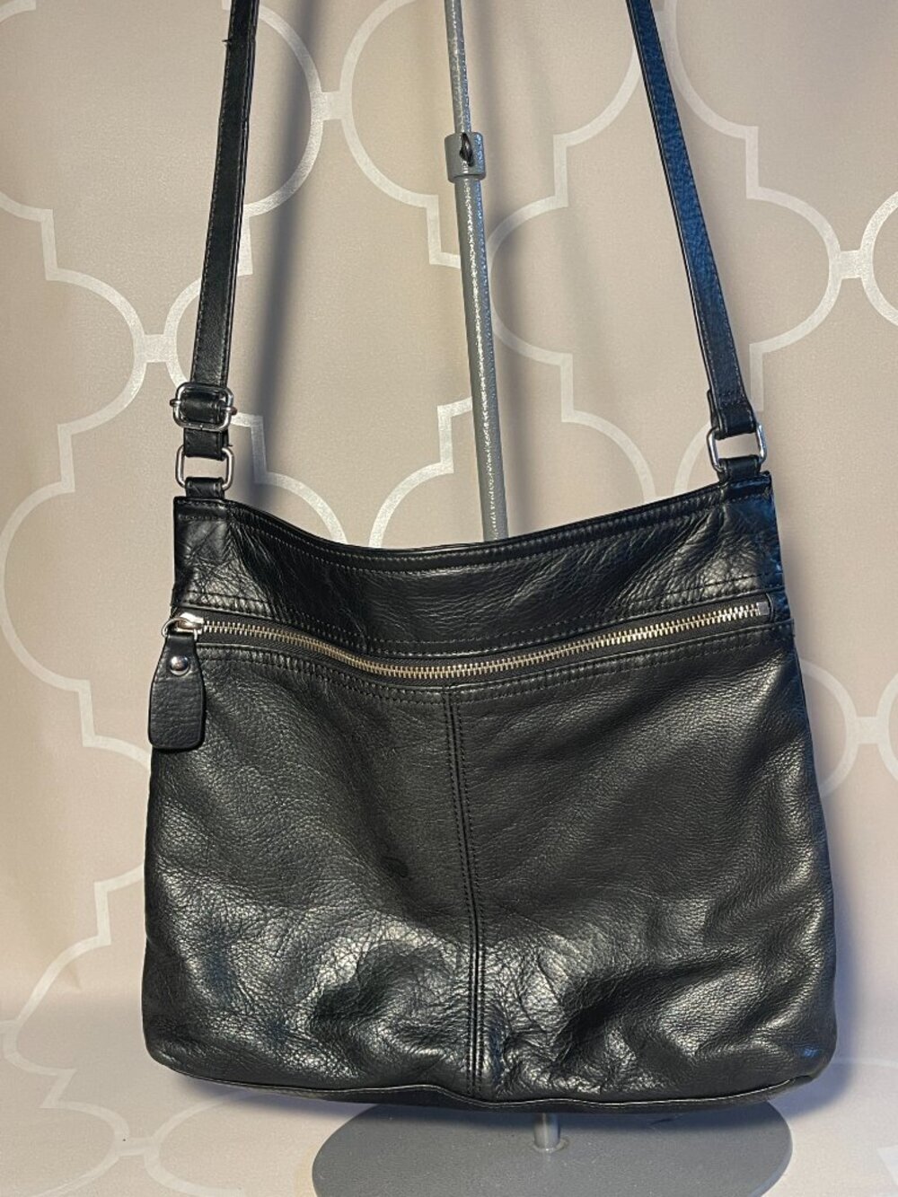 Margot Lorna Hobo Bag – Black Leather Large Crossbody Messenger Bag